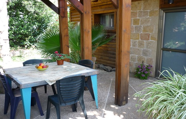 בקתות עדי - ������ �קרית שמונה - ������ ����