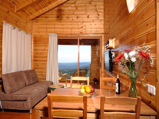 לוין - בקתת עץ משפחתית