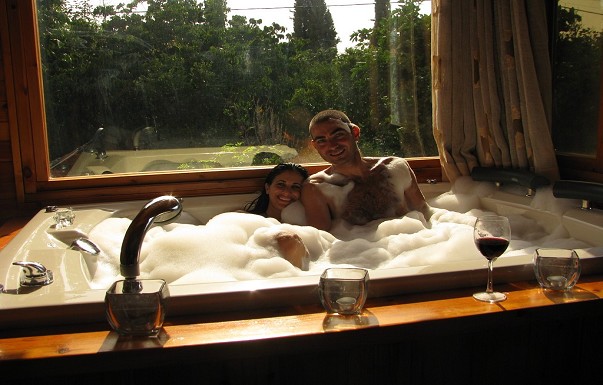 הבקתות של אילנה בגליל - סאונה  וג`קוזי - ������ �מנות - ������ ����