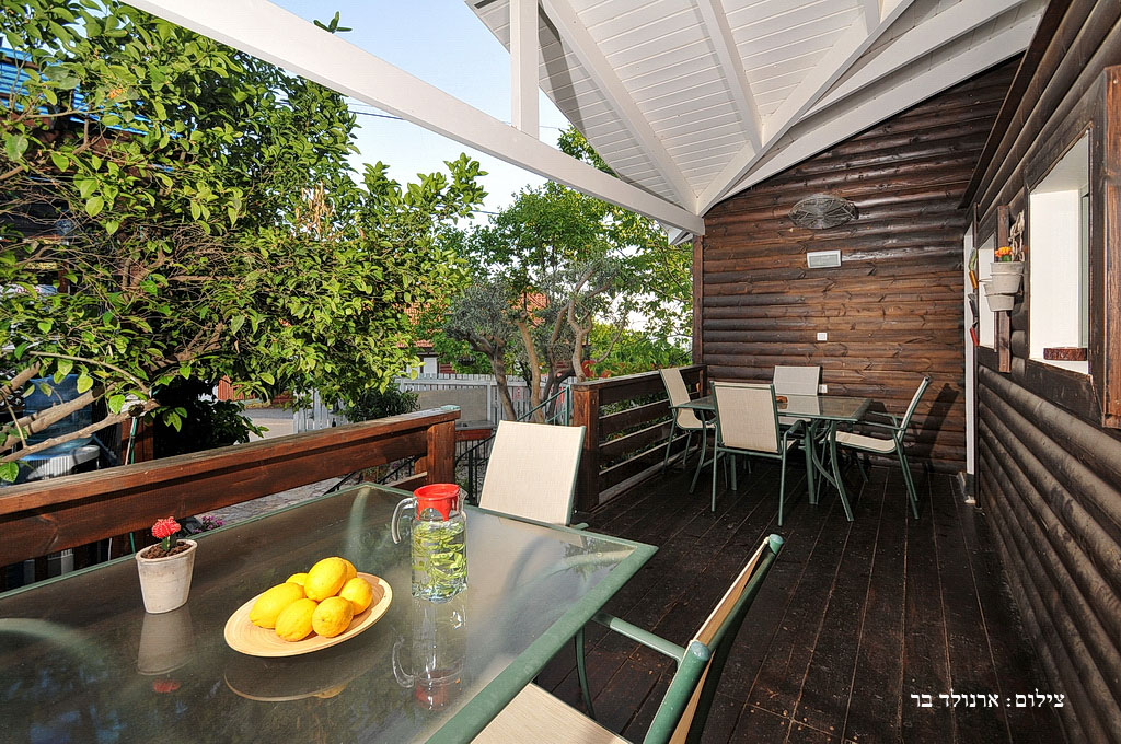 מרפסת סוויטות לבנות