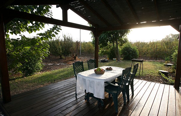 בקתה בעמק - ������ �יסוד המעלה - ������ ����