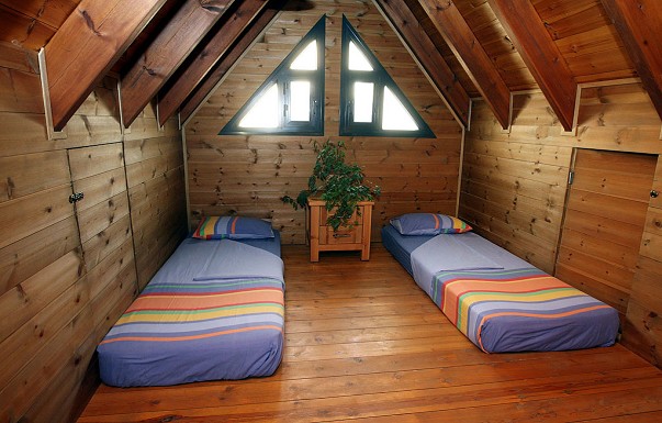 בקתה בעמק - ������ �יסוד המעלה - ������ ����