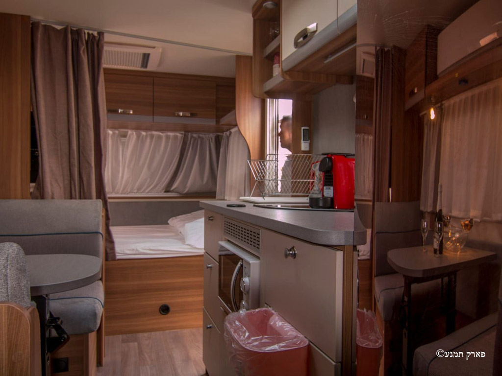 קרוואנים בתמנע סלון