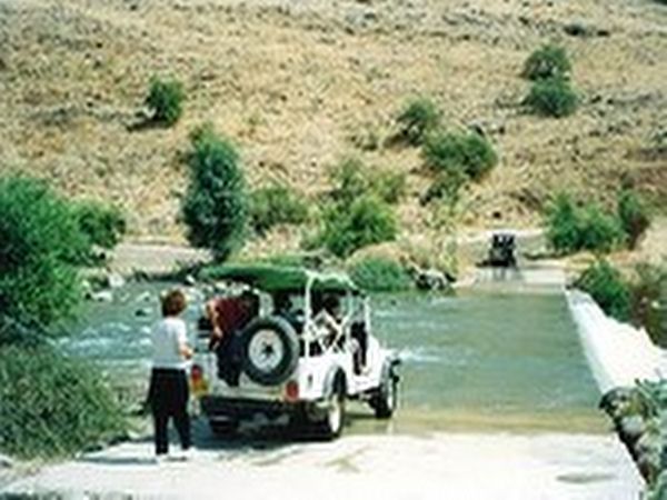 Click to visit Avrami jeep tours