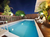 מקום%20בלב%20ההר%20בקתות%20עץ%20-%20בריכה%20,%20דלתון