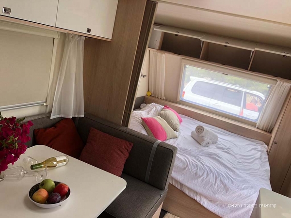 קרוואן%20עם%20חיוך%20,%20אודם