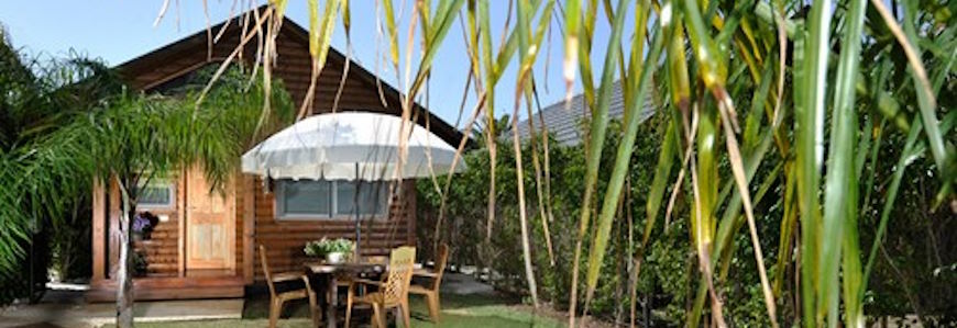 בקתות עץ בכפר צימרים במגדים