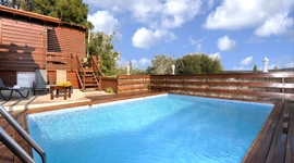 בית אלון - בקתות עץ