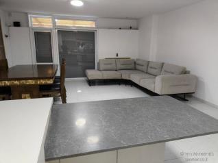 Click to visit Rachel's balcony villa