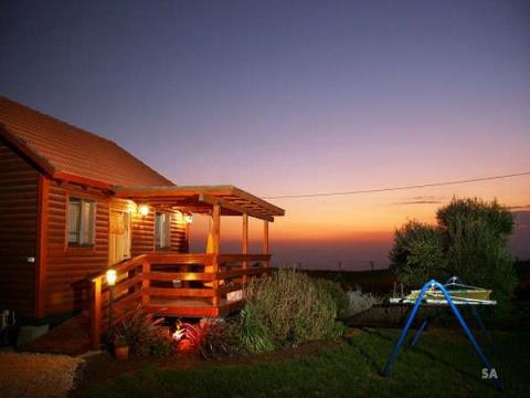 בקתה מול שקיעה גבעת יואב