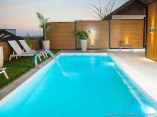 Click to visit The Romantic Corner – Wooden Suite