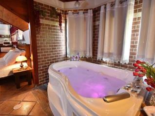Click to visit MeCasa B&B