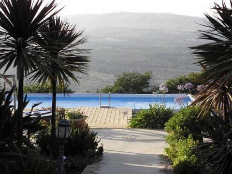 אל הנוף - בקתות עץ  מפוארות כרם בן זמרה