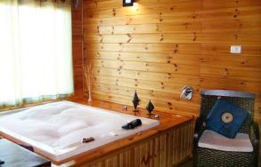 אל הנוף - בקתות עץ  מפוארות כרם בן זמרה