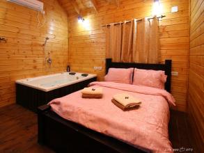 בקתות המעיינות רוויה