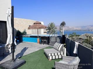 Click to visit Villa T
