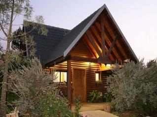 Click to visit A cabin in the valley