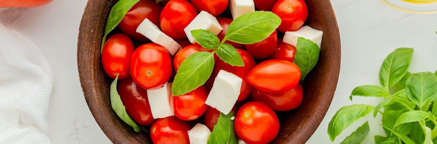 גם הסלט כלול - סיורים חקלאיים על הטרקטור בשדות ובמטעים